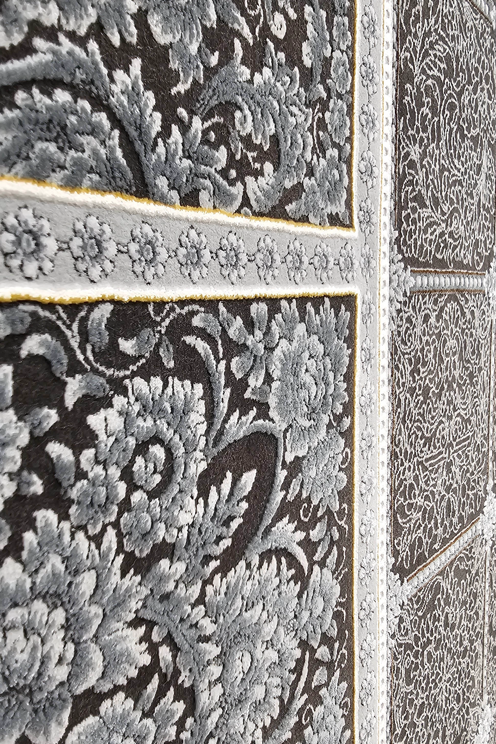 تصویر محصول: فرش ماشینی ماه نشان کاشان با طراحی اسپیناس ذغالی و دقت 1500 شانه