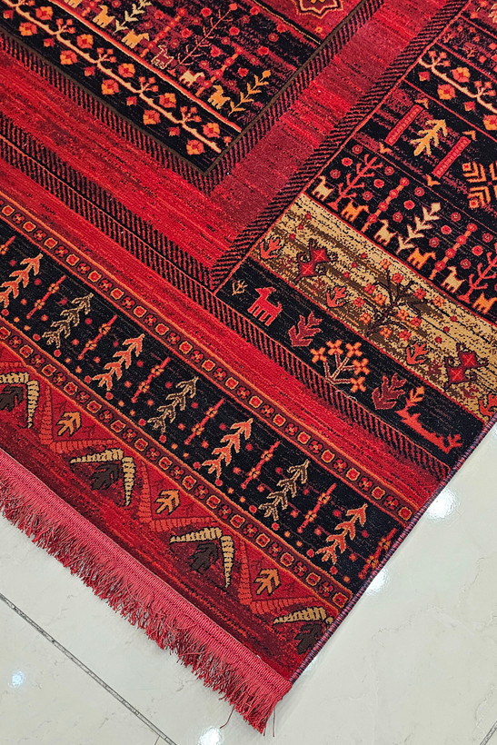فرش طرح بلوچ هیوا کاشان کد 2203 پهنشده در فضای پذیرایی با دکوراسیون کلاسیک