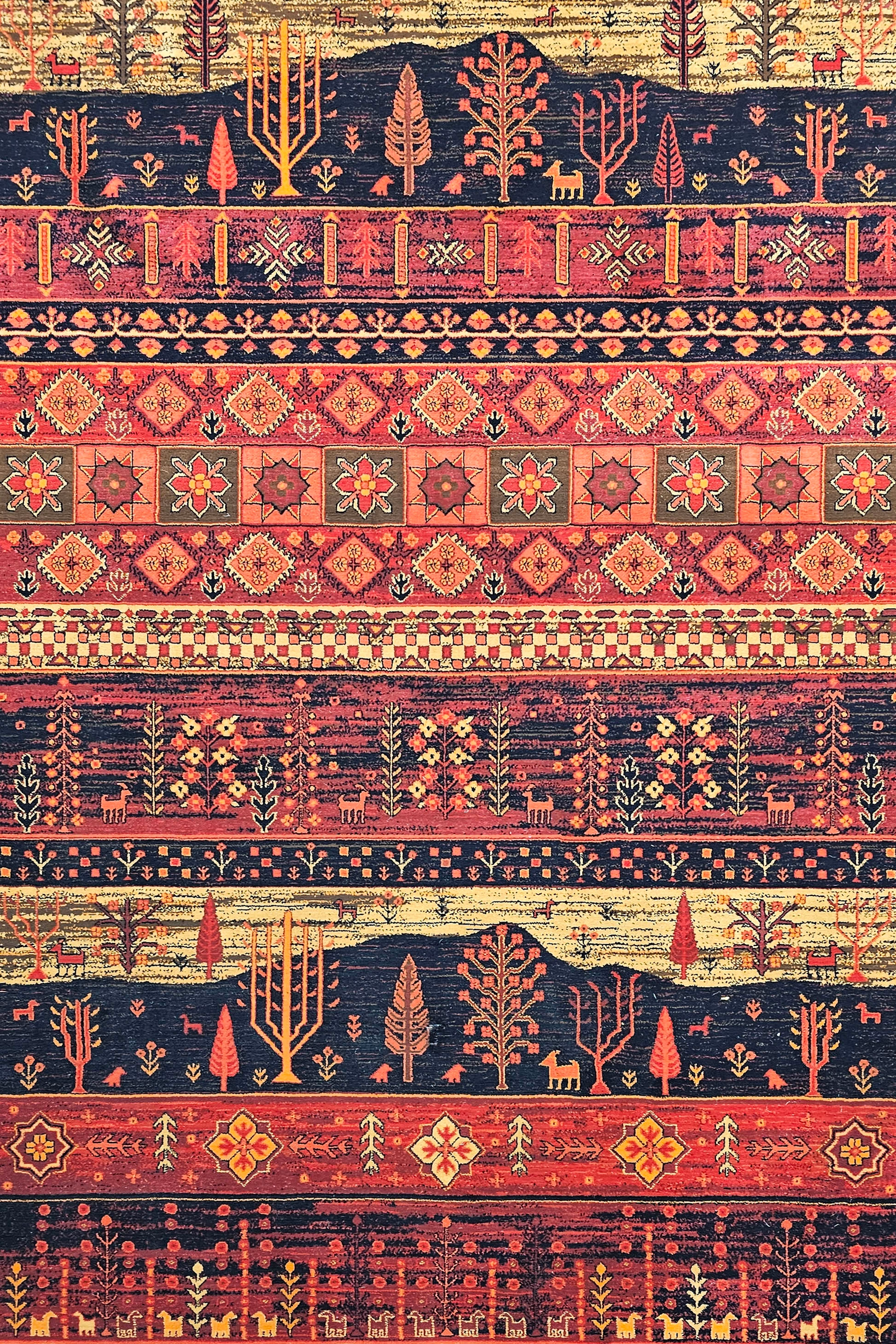 تصویر فرش بلوچ هیوا کاشان کد 2203 در کنار مبلمان مدرن