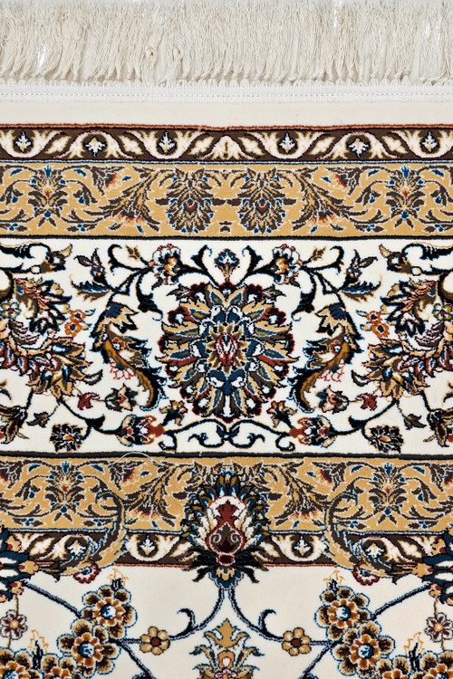 تصویر از گوشه فرش دیبا با تاکید بر رنگ کرم و طرحهای کلاسیک