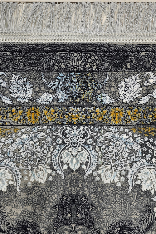 مقایسه ضخامت کناره نقشه رستا فیلی وینتیج با دیگر فرشها، مناسب برای فضاهای پررفتوآمد.