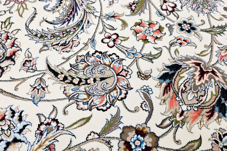 بافت نرم و لوکس فرش با نقشه بهنوش، ایدهآل برای فضاهای داخلی مدرن.