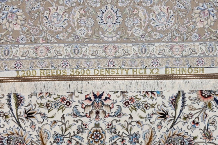 فرش 1200 شانه با رنگهای آرامشبخش و طراحی دقیق.