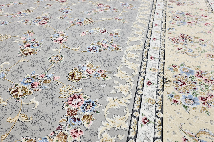 ترکیب رنگ نقرهای و طرح کلاسیک؛ زیبایی و دوام در کنار هم.