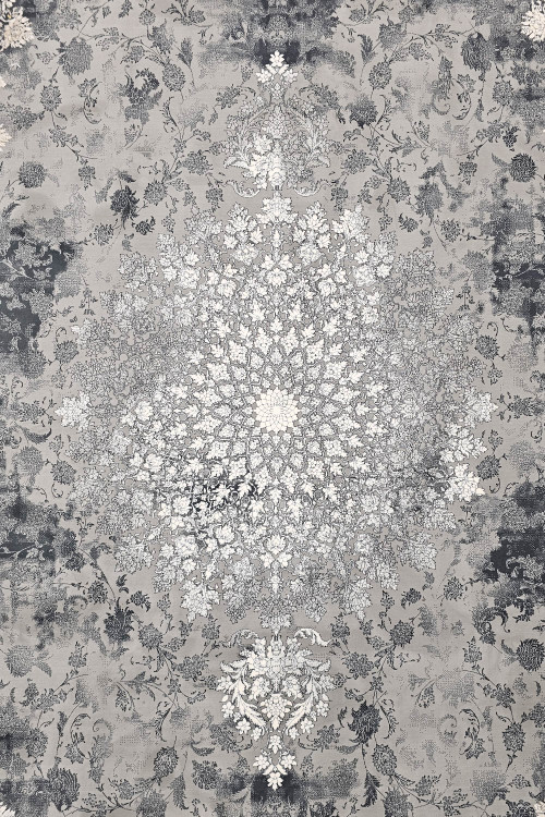 ترنج وسط فرش بهمراه جزییات رویایی و زبا در طرح و نقشه