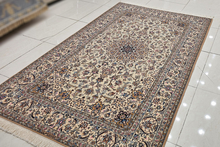 چرم دوزی فرش دستبافت | چگونگی چرمدوزی فرش نائینی