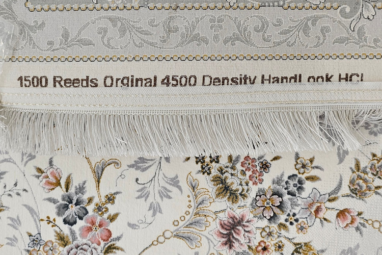 تصویر محصول: فرش ماشینی با طراحی جورجینا کرم، 1500 شانه و رنگهای دلنشین کرم