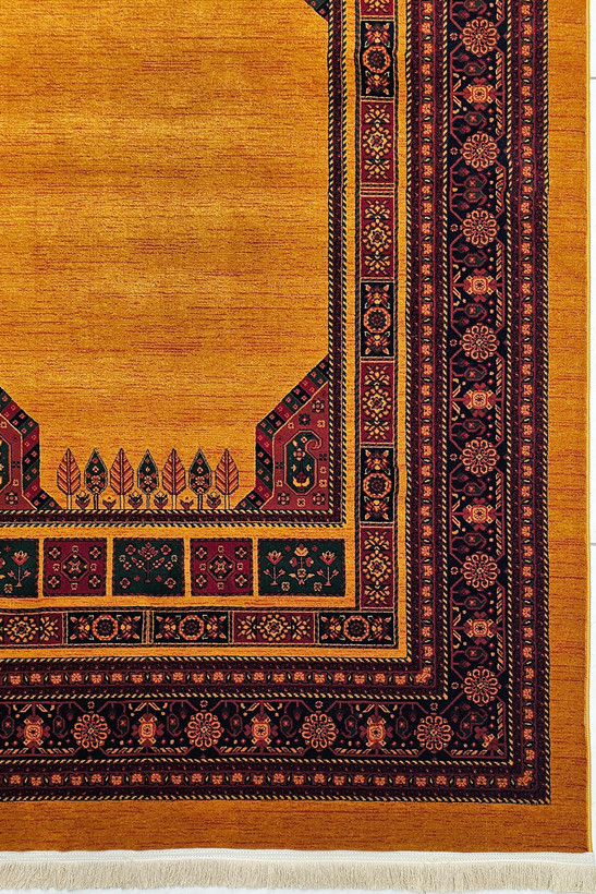تصویر کامل فرش بلوچی 710 عسلی با طراحی سنتی و رنگ گرم