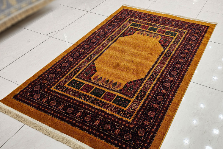 تصویر زمینه عسلی فرش 700 شانه مرینوس بافت بلوچی