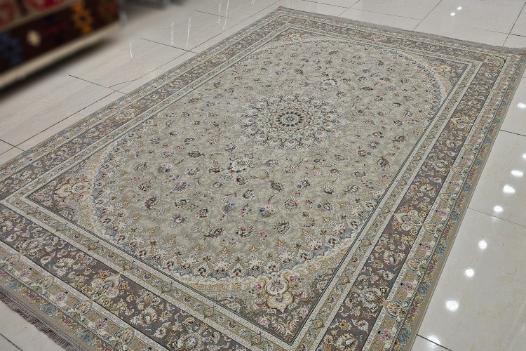 کلوزآپ از طرح افشان کلاسیک در فرش ستوش فیلی