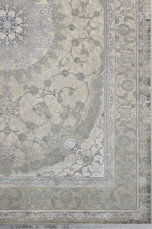 نمای نزدیک از ترنج مرکزی فرش مژده کرم قیطران