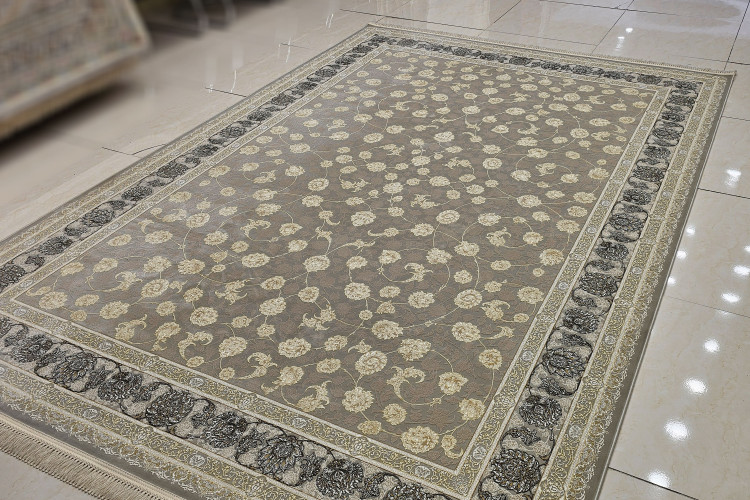 عکس هنری از فرش زرافشان در نور طبیعی