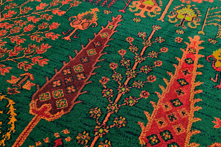 فرش در فضای مدرن با تم طبیعت