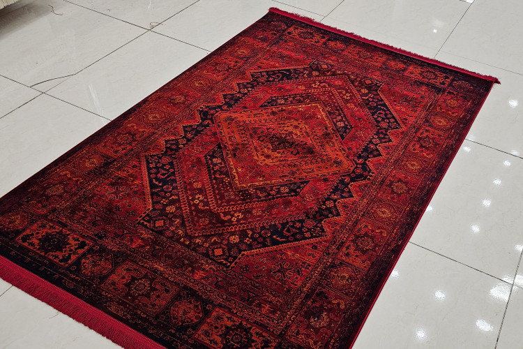 تصویر دکوراسیون با فرش قشقایی زمینه روناسی