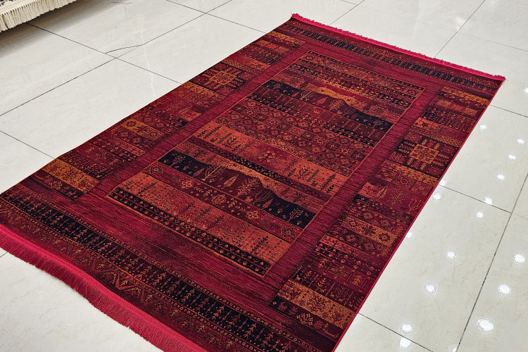 بافت نزدیک فرش طرح بلوچ کد 2812 با جزئیات هنری