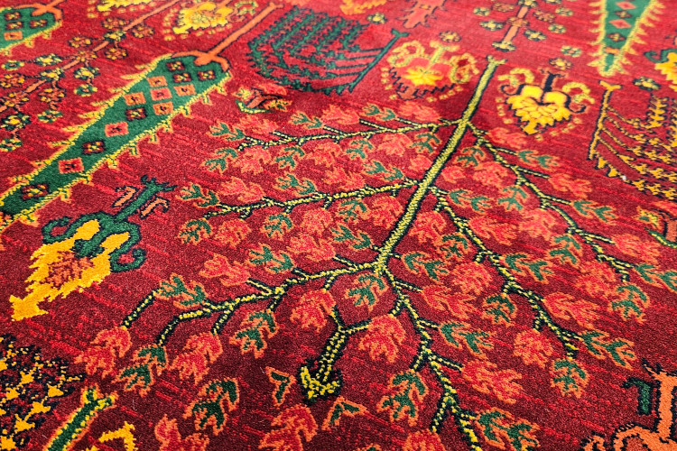 نمای دکوراسیون سنتی با فرش بلوچی مرینوس