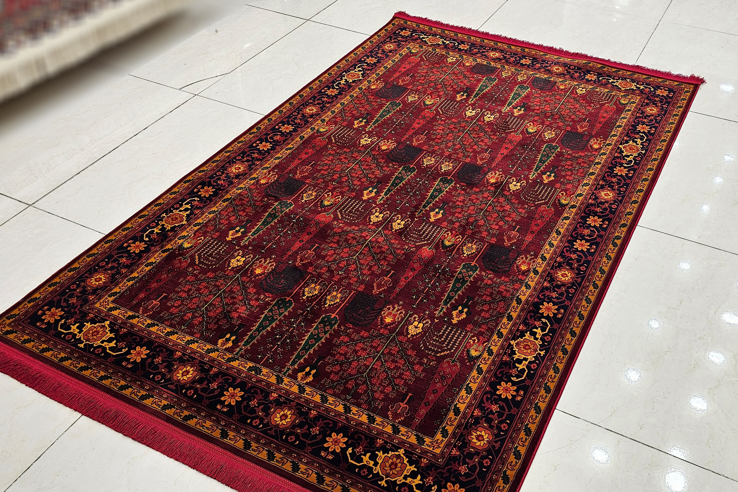 فرش ماشینی با نقش عشایری و رنگ گرم