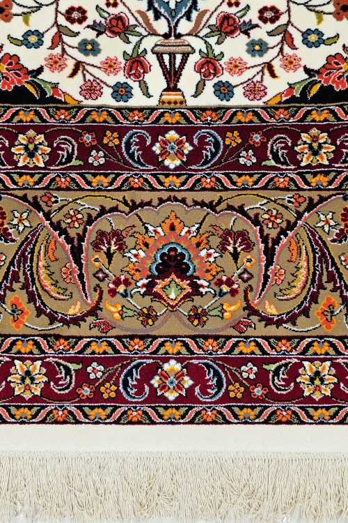 فرش اصیل ایرانی 700 شانه با نقشه چشمنواز N082