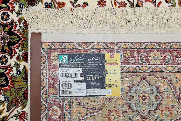کیفیت بافت فرش 700 شانه زمینه کرم نقشه N082