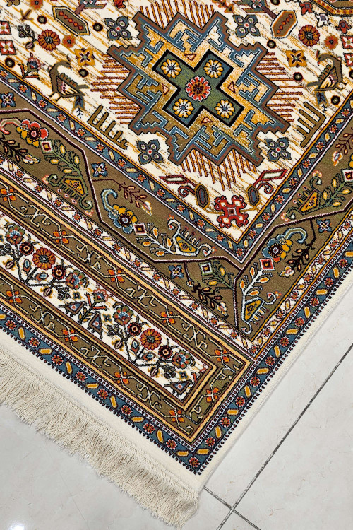 تصویر فرش ترنجدار سنتی ستاره کویر یزد