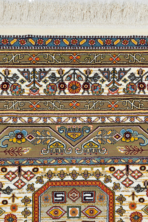 نقش ریز و منظم فرش ماشینی 700 شانه یزد