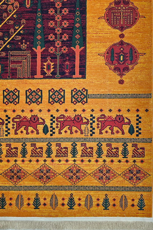 نمای کامل فرش طرح بلوچی با زمینه عسلی سنتی