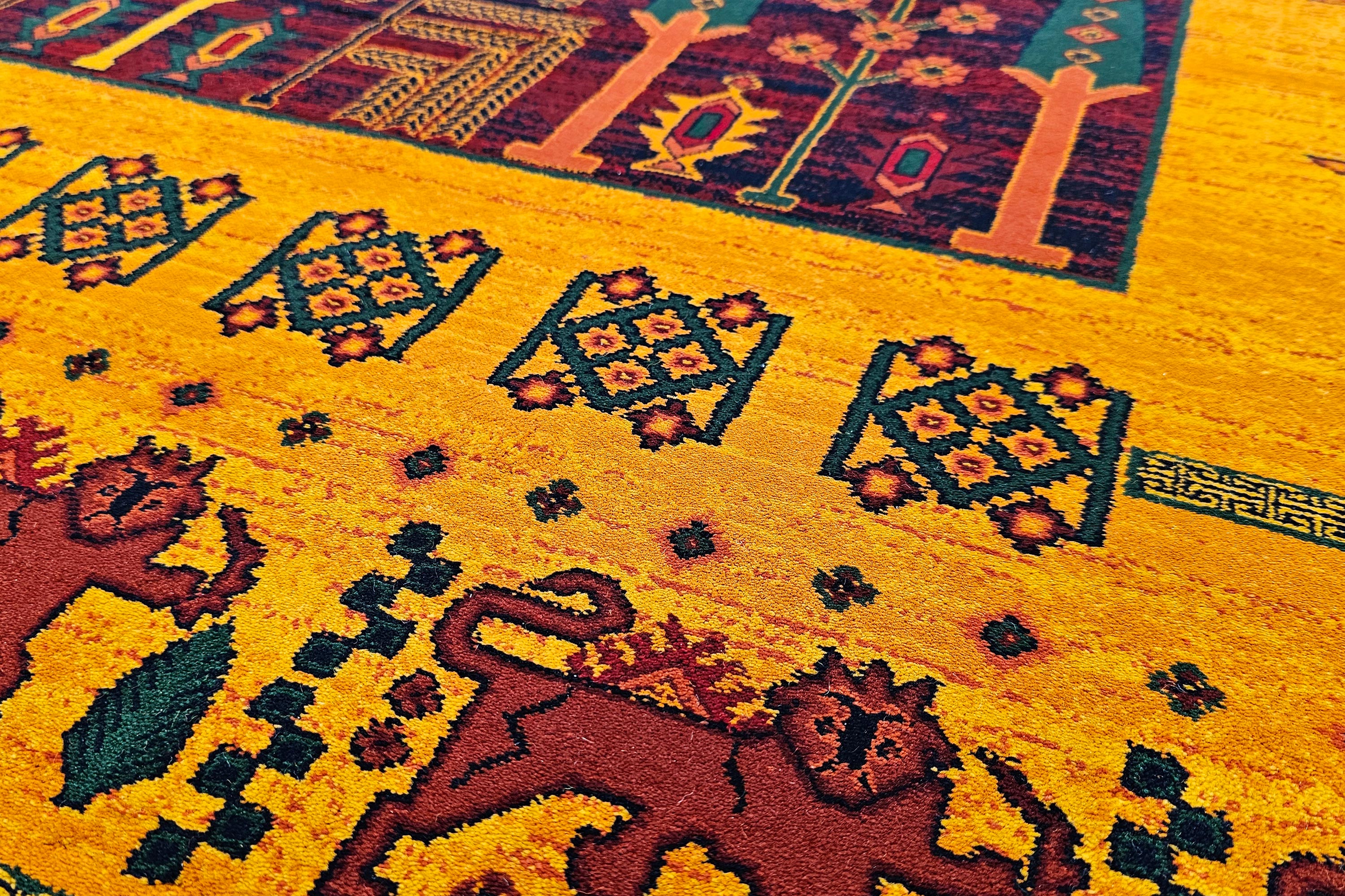 تصویر نزدیک از بافت منسجم فرش بلوچی کد ۷۰۲