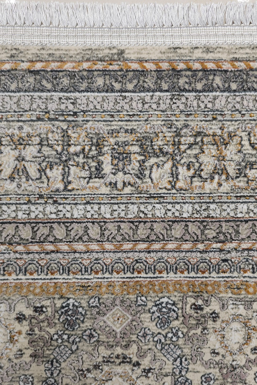 حاشیه متقارن فرش فیلی با الگوهای مرواریدی