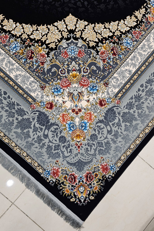 بافت ضخیم فرش ستایش ۷۰۰ شانه سرمهای در چیدمان منزل