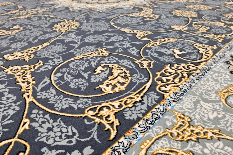 تصویر فرش در فضای پذیرایی کلاسیک | نمایندگی فرش 700 شانه