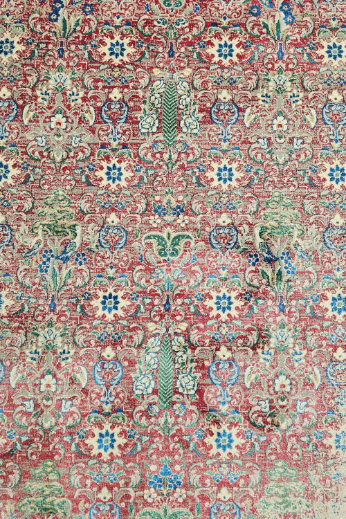 نمای نزدیک طرح و رنگ فرش پتینه هرمان قالین کاشان kghdk ;hahk