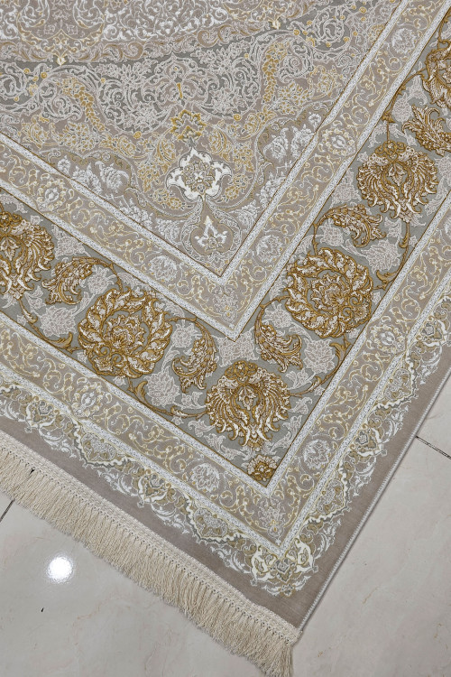 نمای نزدیک گل برجسته فرش قیطران مهناز